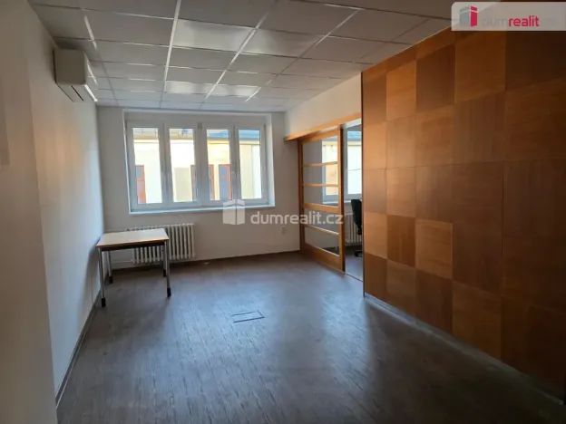 Pronájem kanceláře, Frenštát pod Radhoštěm, Horní, 250 m2