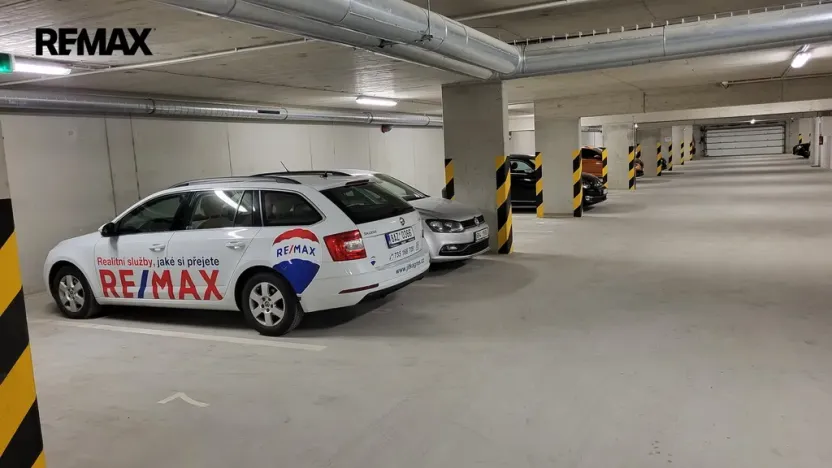Pronájem garážového stání, Olomouc - Řepčín, Aloise Rašína, 12 m2
