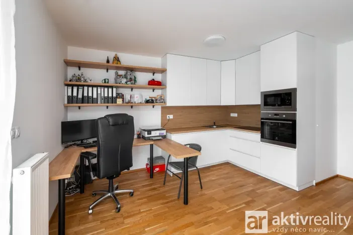 Pronájem bytu 1+kk, Praha - Modřany, Provázkova, 38 m2