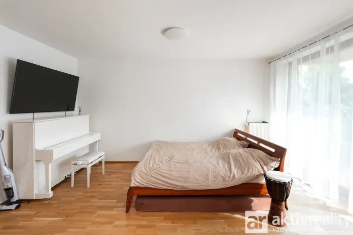 Pronájem bytu 1+kk, Praha - Modřany, Provázkova, 38 m2