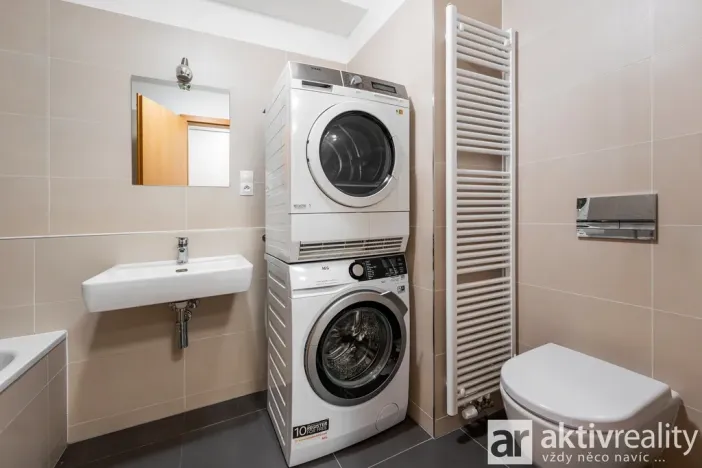 Pronájem bytu 1+kk, Praha - Modřany, Provázkova, 38 m2