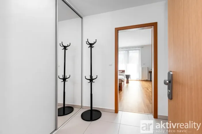 Pronájem bytu 1+kk, Praha - Modřany, Provázkova, 38 m2