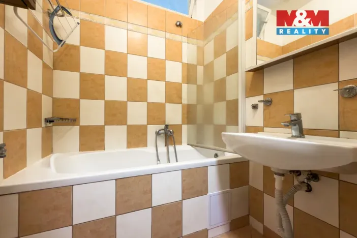Prodej bytu 3+1, Praha - Malešice, Přistoupimská, 75 m2