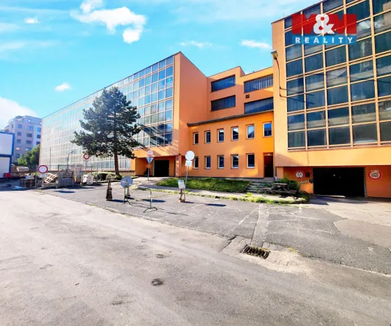 Pronájem garážového stání, Praha - Střížkov, Lovosická, 18 m2