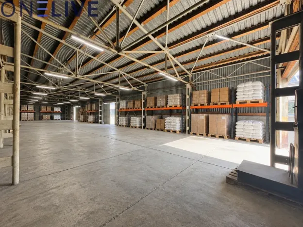 Pronájem skladu, Plzeň, Edvarda Beneše, 382 m2