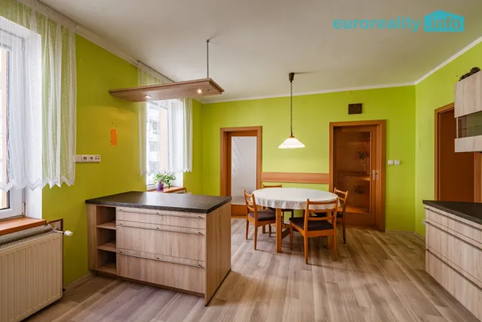 Prodej vícegeneračního domu, Kraslice, Pod nádražím, 259 m2