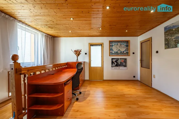 Prodej vícegeneračního domu, Kraslice, Pod nádražím, 259 m2