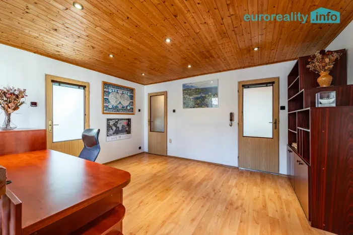 Prodej vícegeneračního domu, Kraslice, Pod nádražím, 259 m2