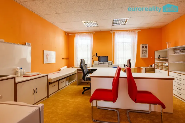 Prodej vícegeneračního domu, Kraslice, Pod nádražím, 259 m2