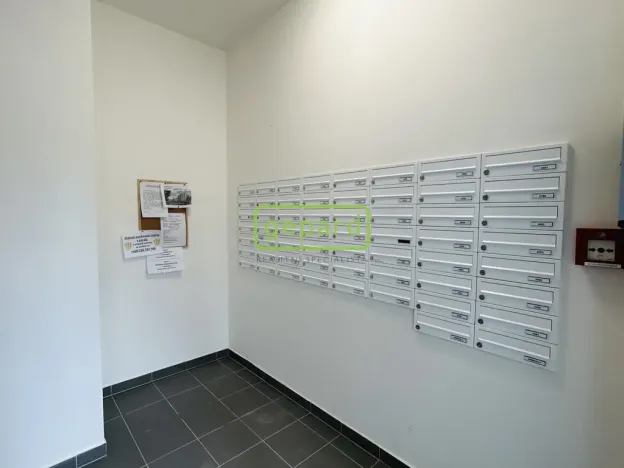 Pronájem bytu 2+kk, Praha, Arnošta Staňka, 31 m2