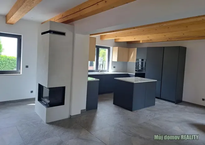 Pronájem rodinného domu, Praha - Nebušice, V uličkách, 166 m2