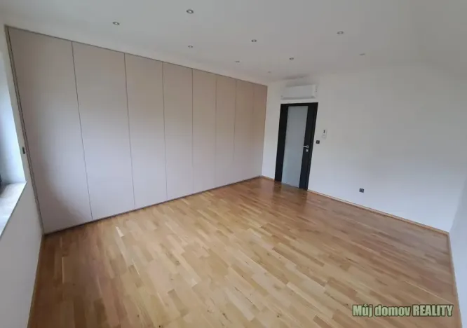 Pronájem rodinného domu, Praha - Nebušice, V uličkách, 166 m2