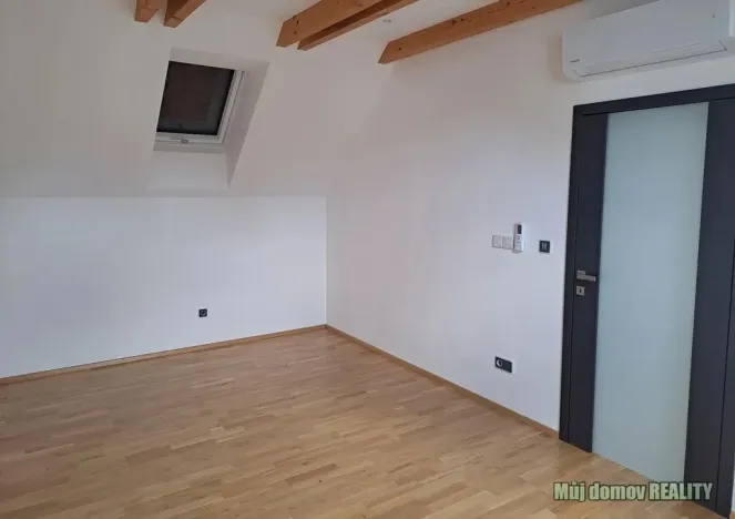 Pronájem rodinného domu, Praha - Nebušice, V uličkách, 166 m2