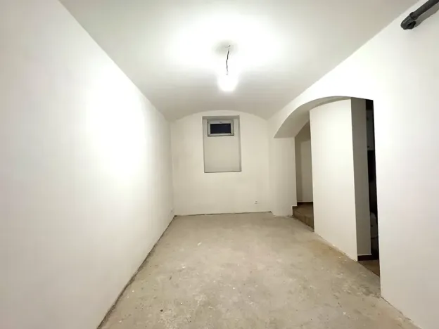 Pronájem skladu, Praha - Strašnice, Saratovská, 130 m2