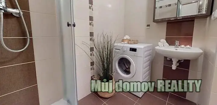 Pronájem bytu 2+kk, Praha - Karlín, Prvního pluku, 45 m2