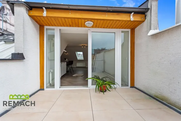Pronájem bytu 2+kk, Náchod, Masarykovo náměstí, 78 m2