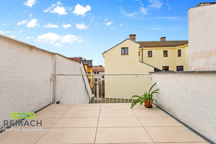 Pronájem bytu 2+kk, Náchod, Masarykovo náměstí, 78 m2