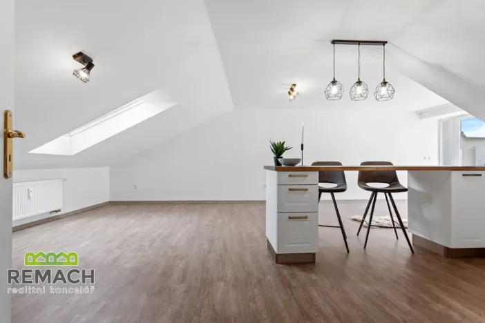 Pronájem bytu 2+kk, Náchod, Masarykovo náměstí, 78 m2