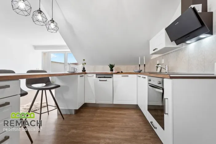 Pronájem bytu 2+kk, Náchod, Masarykovo náměstí, 78 m2