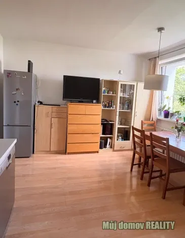 Pronájem bytu 2+kk, Praha - Strašnice, Krupská, 42 m2