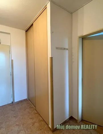Pronájem bytu 2+kk, Praha - Strašnice, Krupská, 42 m2