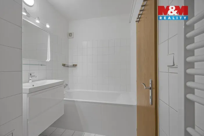 Pronájem bytu 2+kk, Pardubice - Zelené Předměstí, nábřeží Závodu míru, 48 m2