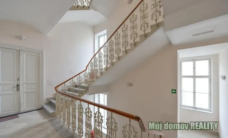 Pronájem bytu 1+1, Praha - Nové Město, Hálkova, 38 m2