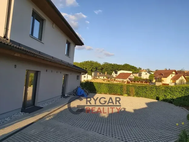Pronájem bytu 1+kk, Běloky, 40 m2