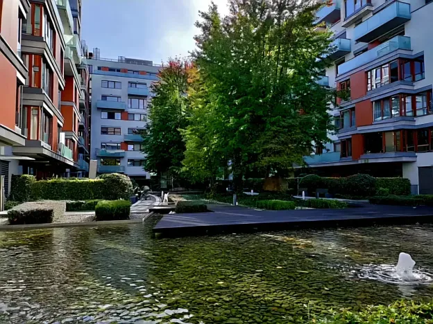 Pronájem garážového stání, Praha - Karlín, Rohanské nábřeží, 15 m2