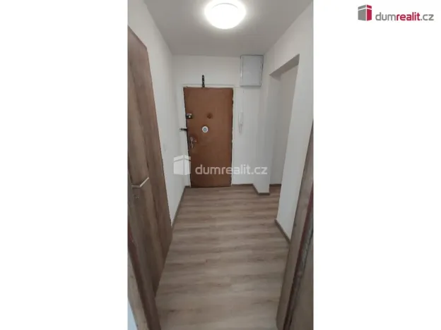 Pronájem bytu 2+1, Praha - Kobylisy, Chabařovická, 67 m2