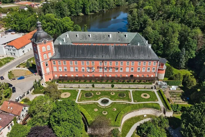 Prodej rodinného domu, Kamenice nad Lipou, Masarykova, 390 m2