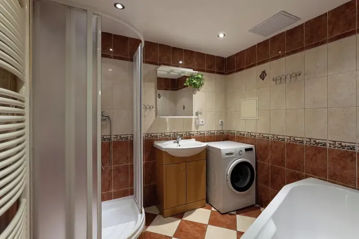 Dražba bytu 4+1, Zeleneč, Mstětická, 96 m2