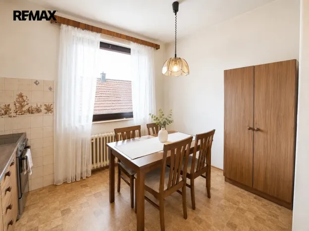 Prodej rodinného domu, Lužná, Komenského, 192 m2