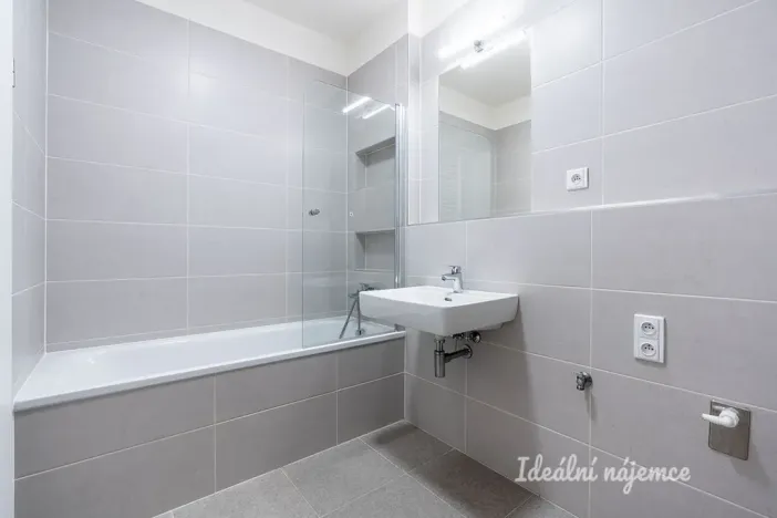 Pronájem bytu 2+kk, Praha - Třebonice, Thomasova, 46 m2