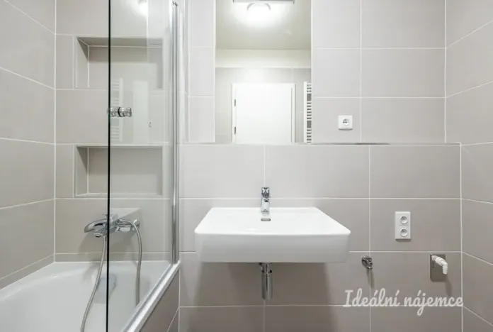 Pronájem bytu 2+kk, Praha - Třebonice, Thomasova, 46 m2