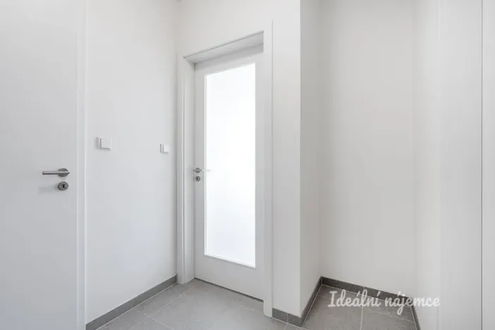 Pronájem bytu 2+kk, Praha - Třebonice, Thomasova, 46 m2