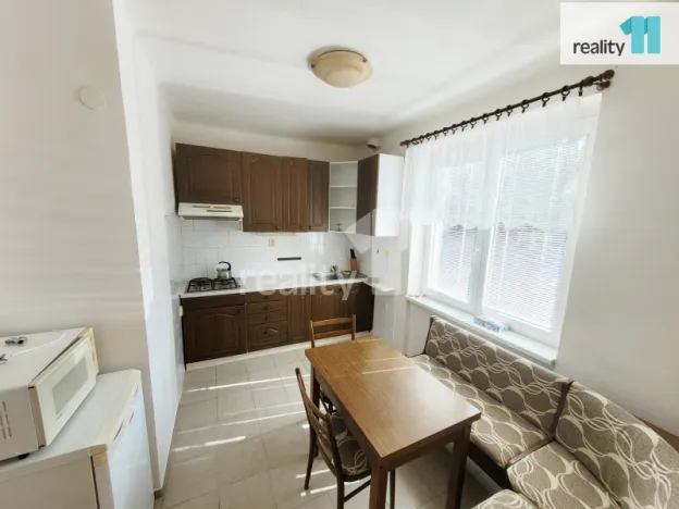 Pronájem bytu 1+1, Praha - Žižkov, Buková, 35 m2