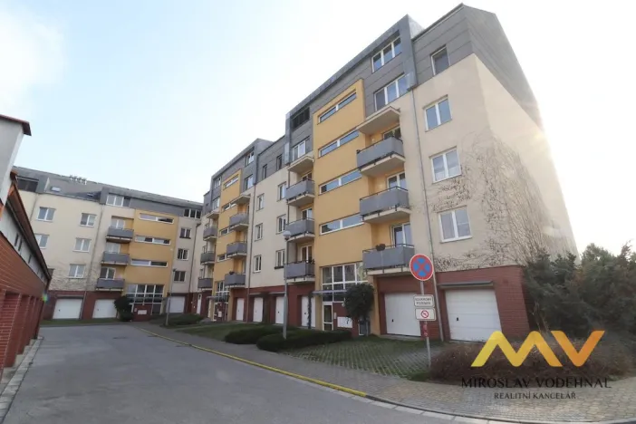 Pronájem bytu 1+kk, Hradec Králové - Třebeš, Ve Stromovce, 31 m2