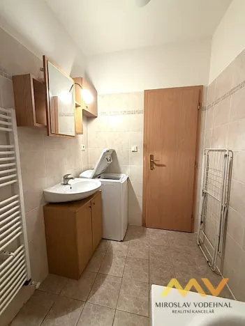 Pronájem bytu 1+kk, Hradec Králové - Třebeš, Ve Stromovce, 31 m2
