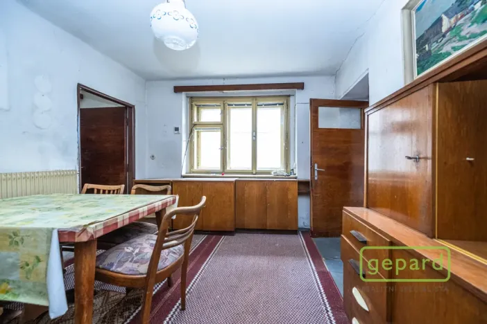 Prodej rodinného domu, Hostivice, Husovo náměstí, 66 m2