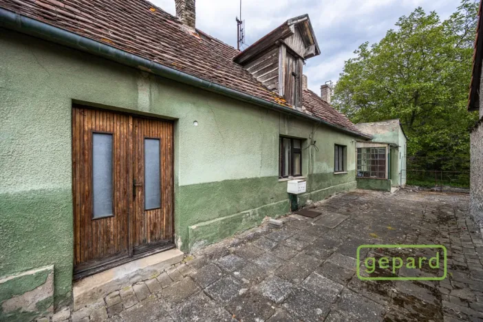 Prodej rodinného domu, Hostivice, Husovo náměstí, 66 m2