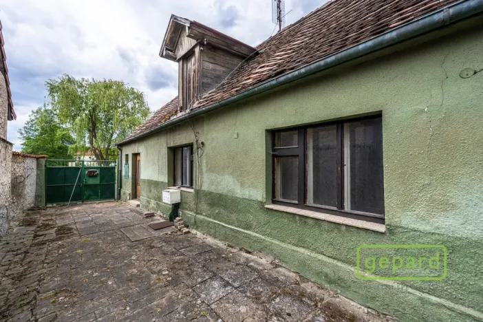 Prodej rodinného domu, Hostivice, Husovo náměstí, 66 m2