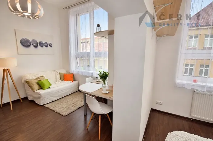 Pronájem bytu 1+1, Liberec, Tatranská, 27 m2