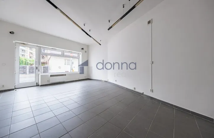 Pronájem obchodního prostoru, Praha, Semanského, 140 m2