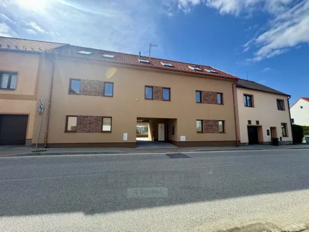 Pronájem bytu 2+kk, Kamenný Újezd, Budějovická, 42 m2