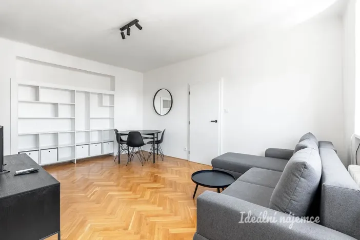 Pronájem bytu 2+kk, Praha, Argentinská, 44 m2
