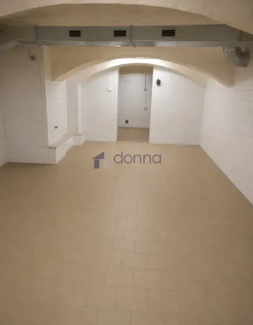 Pronájem skladu, Praha, náměstí Protifašistických bojovníků, 220 m2