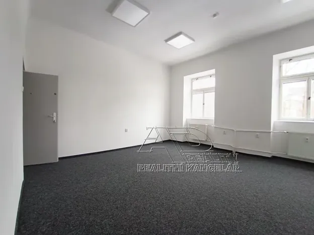 Pronájem kanceláře, České Budějovice, Kanovnická, 132 m2