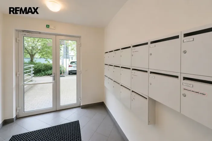 Pronájem bytu 1+kk, Praha - Motol, Jeřabinová, 35 m2
