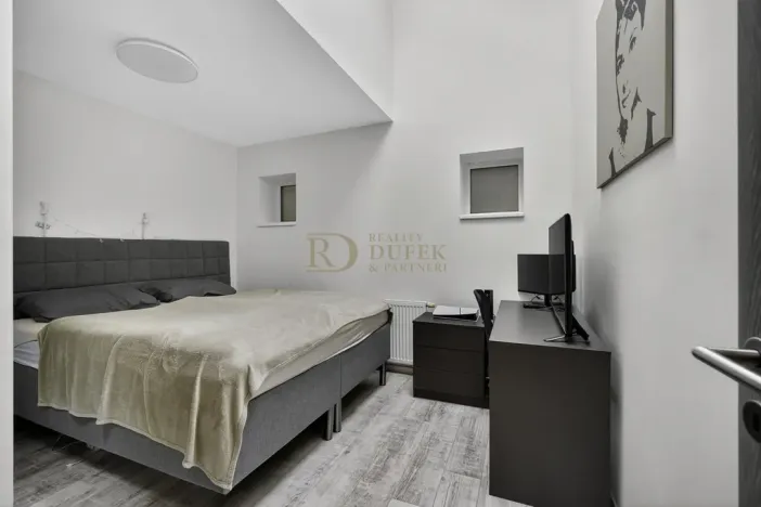 Pronájem bytu 2+kk, Praha - Smíchov, Strakonická, 44 m2